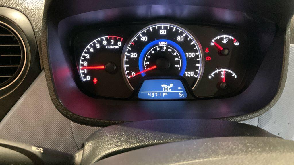 Used Hyundai i10 2015 for sale - 76800999: Photo 10