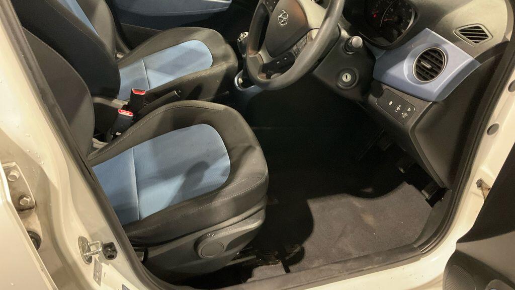 Used Hyundai i10 2015 for sale - 76800999: Photo 8