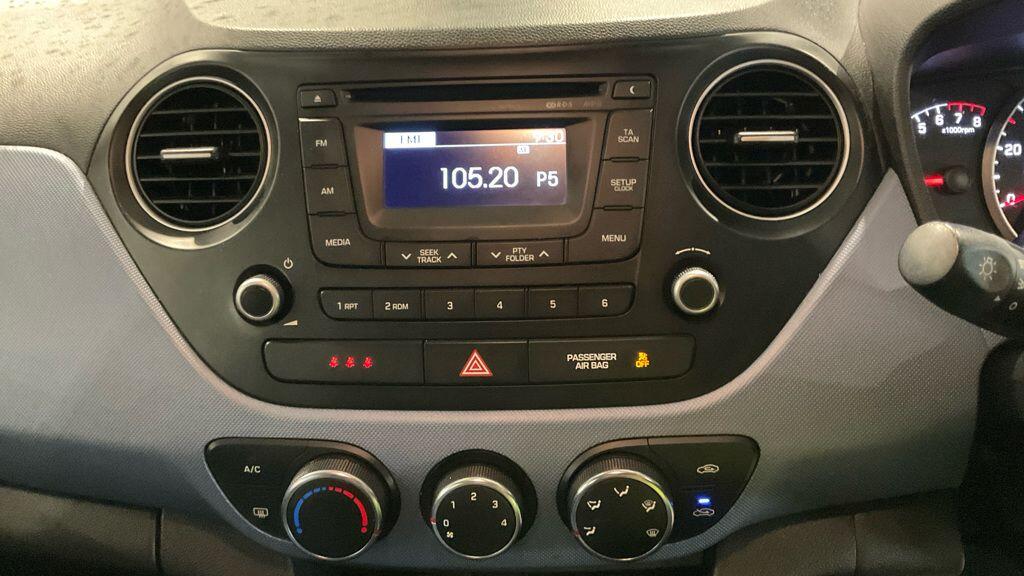 Used Hyundai i10 2015 for sale - 76800999: Photo 9