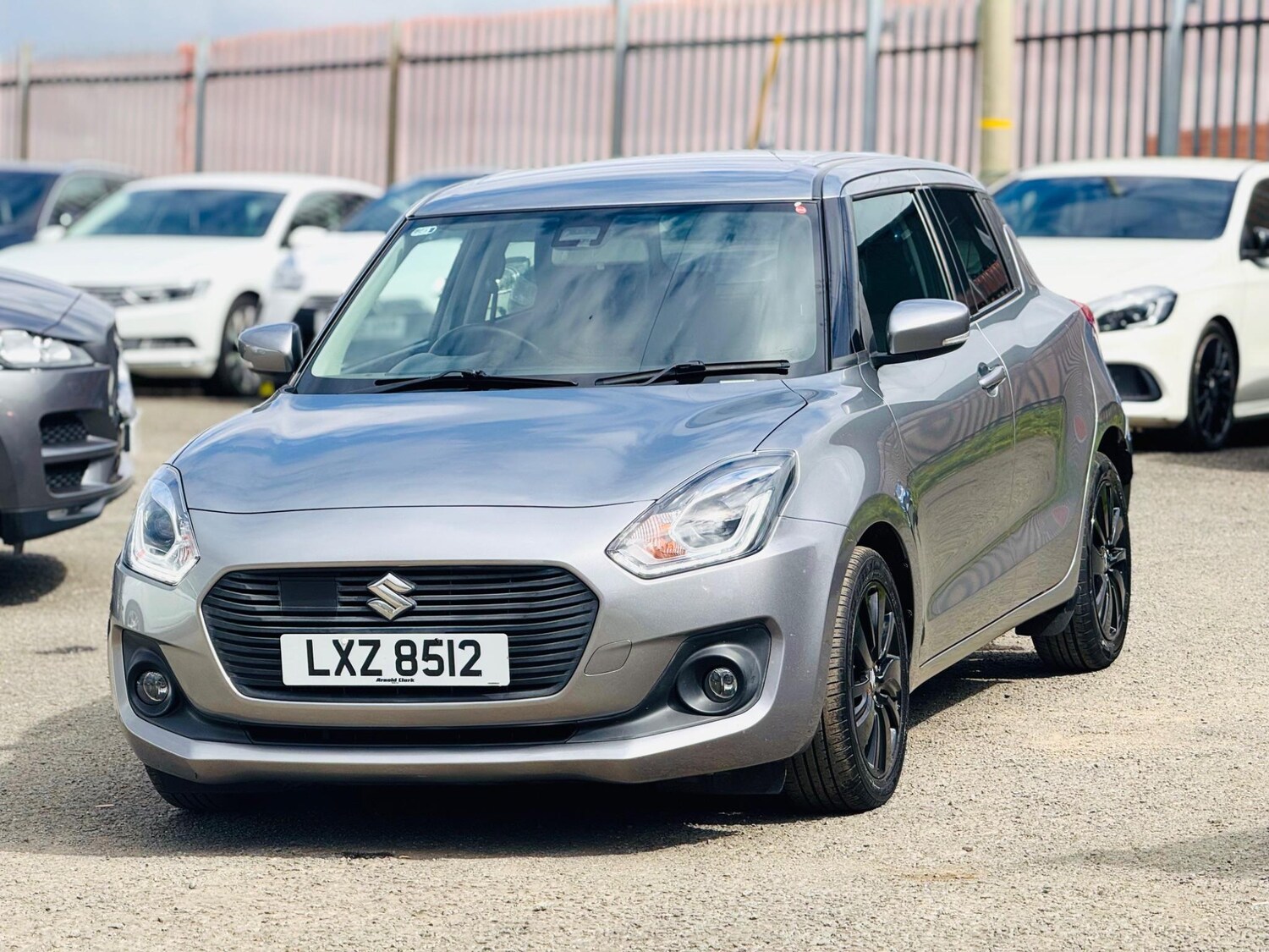 Used Suzuki Swift 2018 for sale - 76226231: Photo 2