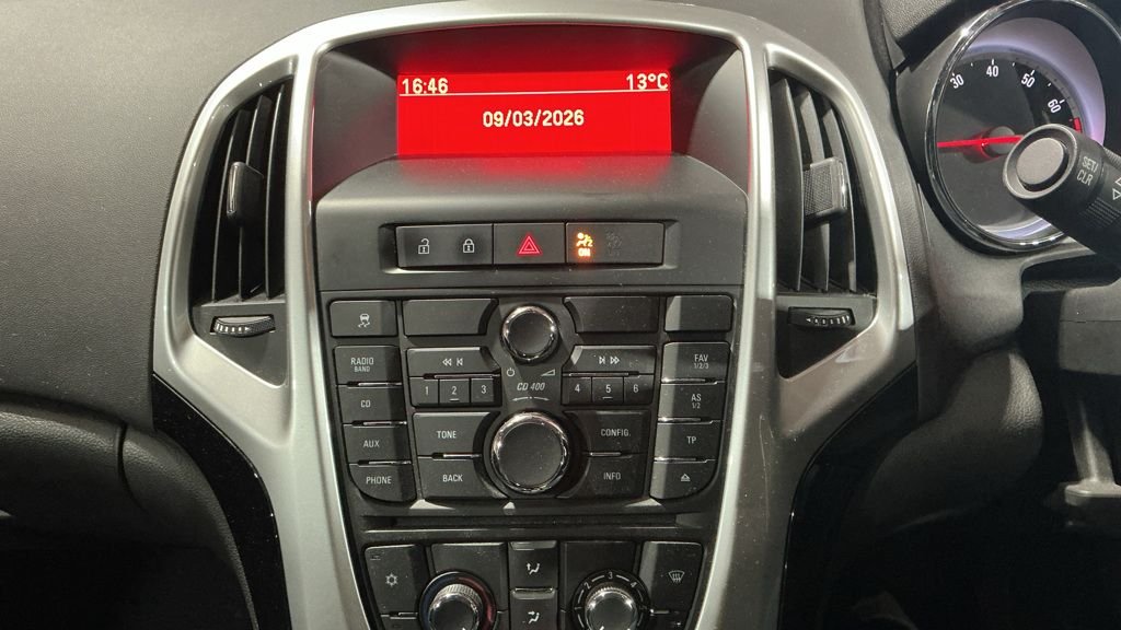 Used Vauxhall Astra 2013 for sale - 77905318: Photo 10