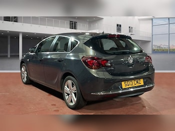 Used Vauxhall Astra 2013 for sale - 77905318: Photo