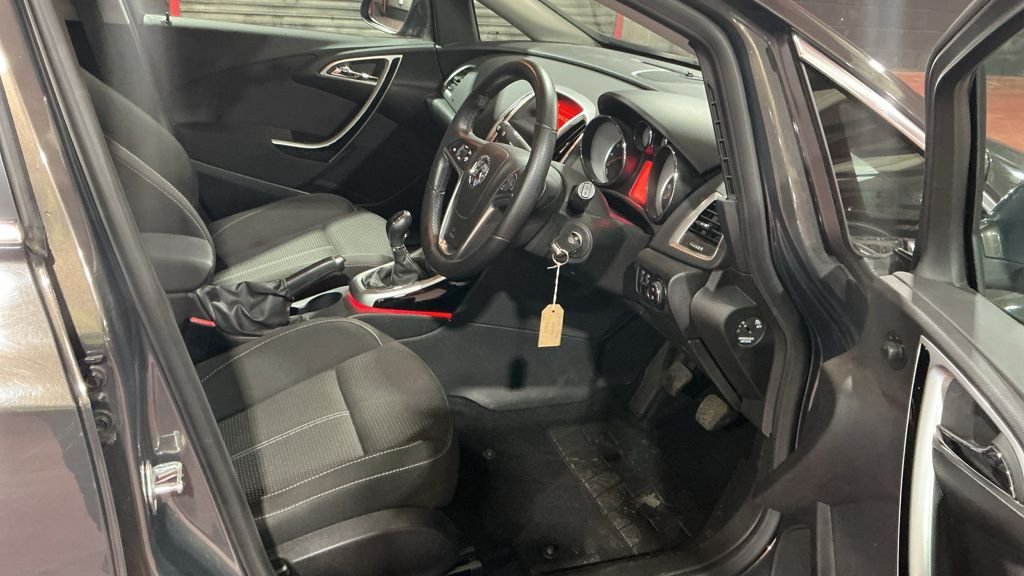 Used Vauxhall Astra 2013 for sale - 77905318: Photo 8