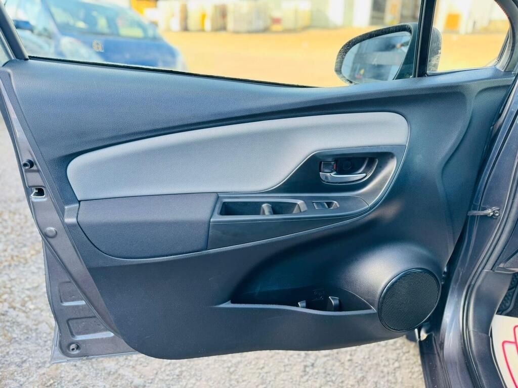 Used Toyota Yaris 2017 for sale - 77147781: Photo 24