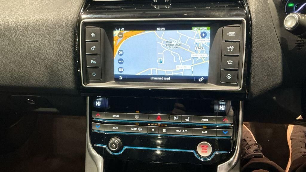 Used Jaguar XE 2015 for sale - 77147826: Photo 10