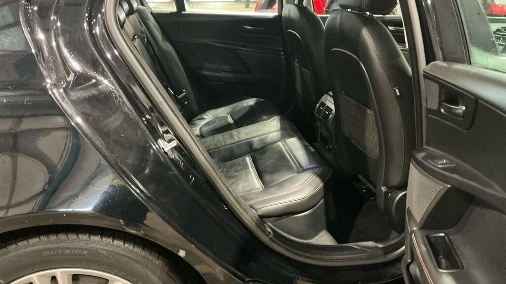 Used Jaguar XE 2015 for sale - 77147826: Photo 9