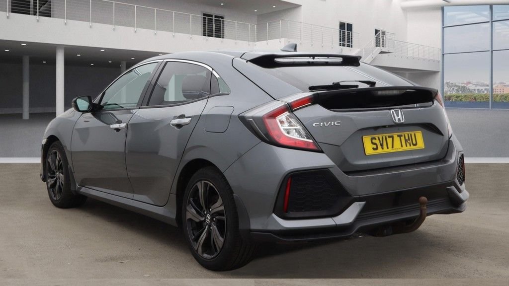 Used Honda Civic 2017 for sale - 77667432: Photo 3