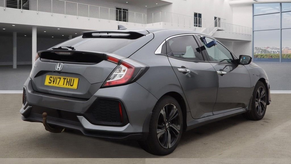 Used Honda Civic 2017 for sale - 77667432: Photo 4