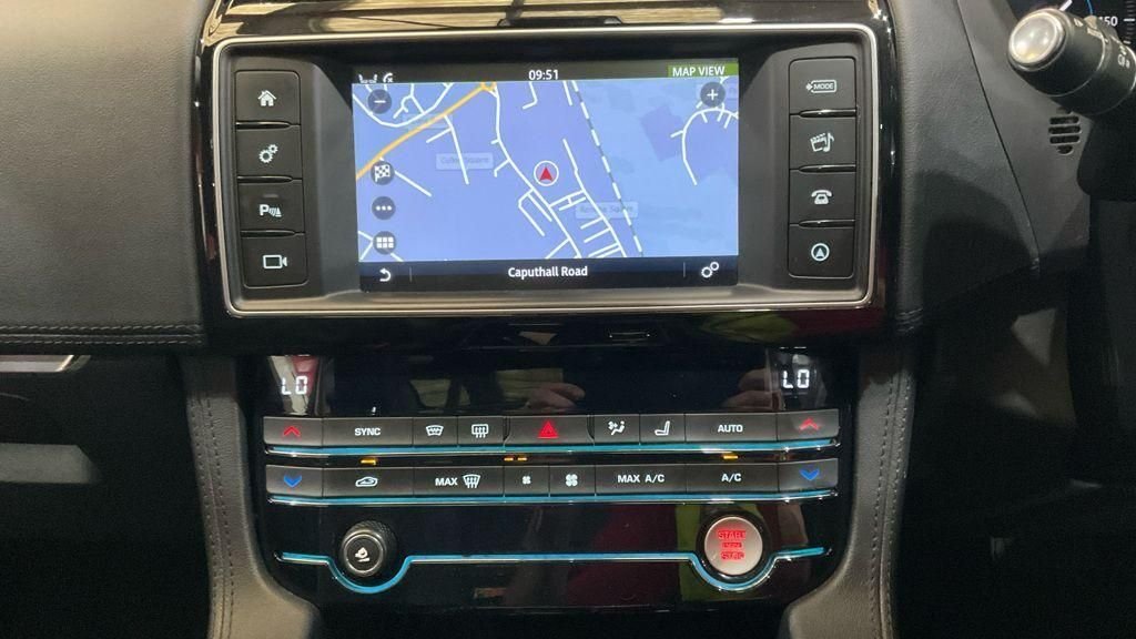 Used Jaguar F-Pace 2017 for sale - 77147833: Photo 27