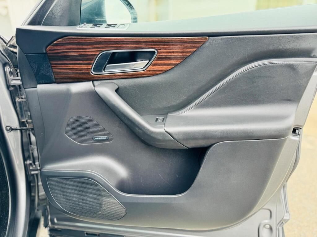 Used Jaguar F-Pace 2017 for sale - 77147833: Photo 40