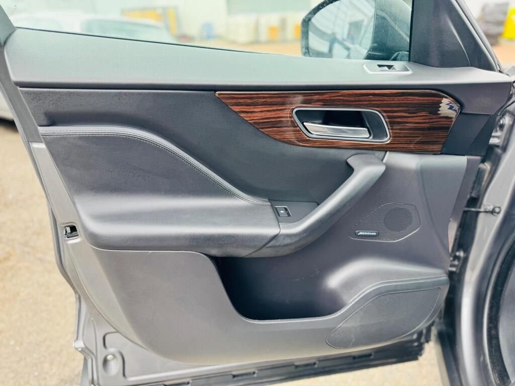 Used Jaguar F-Pace 2017 for sale - 77147833: Photo 41