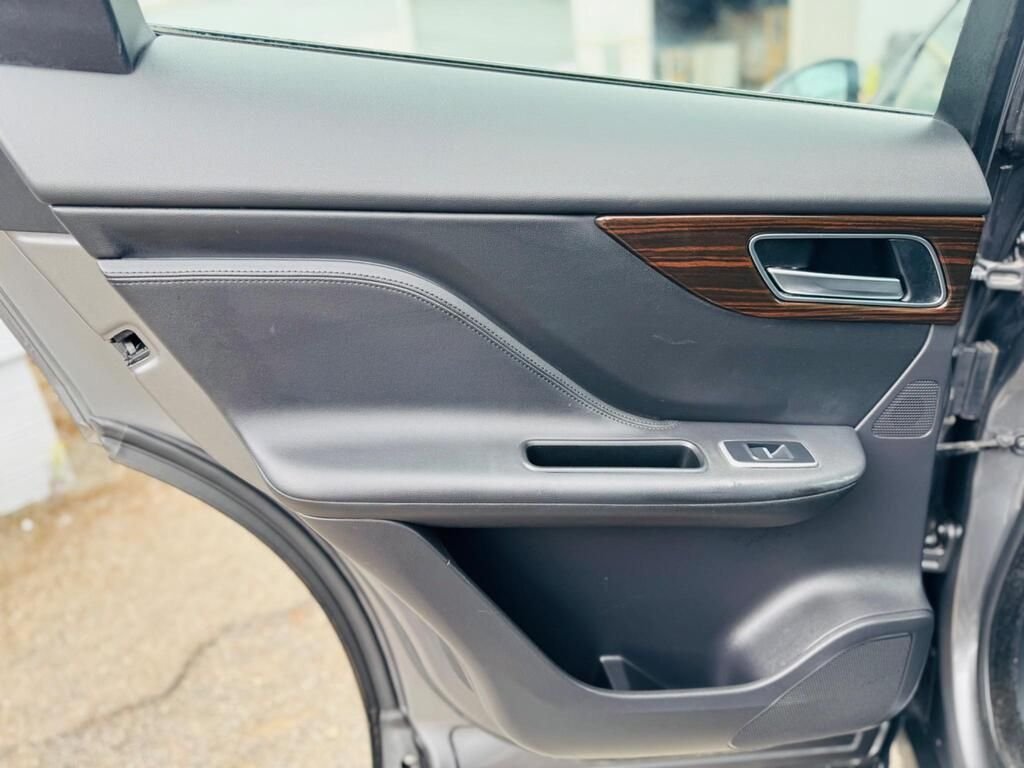 Used Jaguar F-Pace 2017 for sale - 77147833: Photo 42