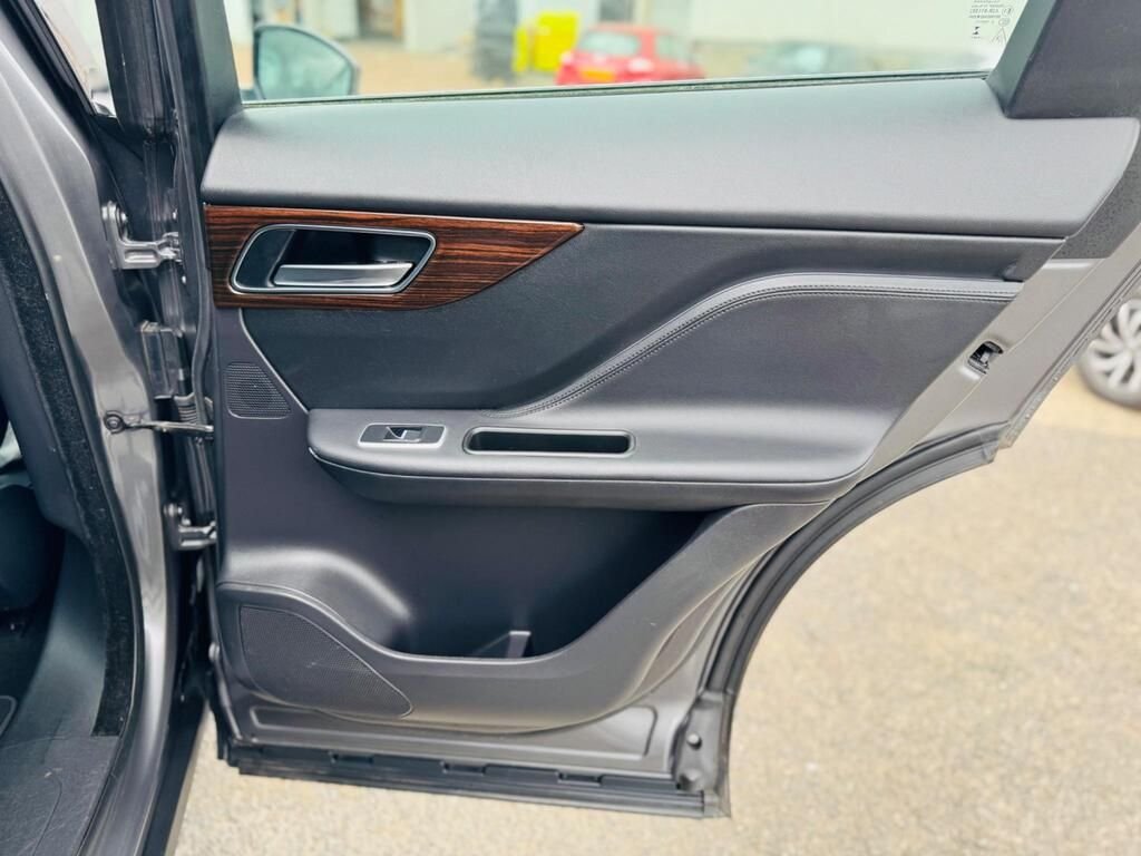 Used Jaguar F-Pace 2017 for sale - 77147833: Photo 43