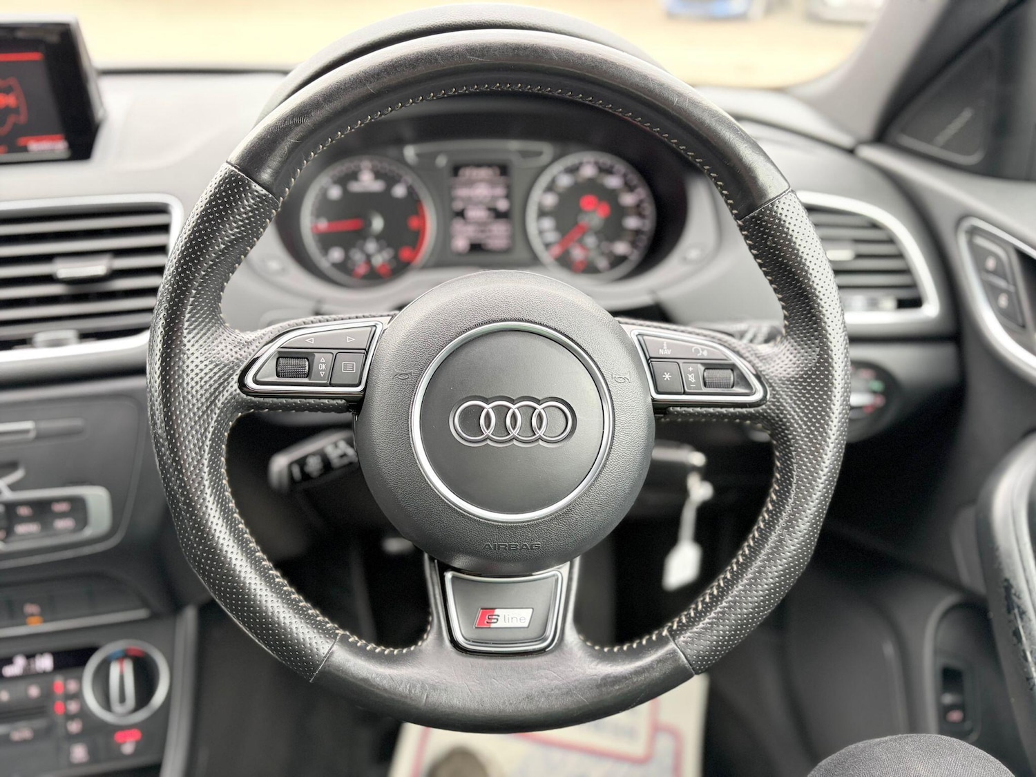 Used Audi Q3 for sale - 76996787: Photo 12