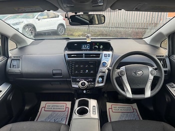 Used Toyota Prius+ 2024 for sale - 77394457: Photo