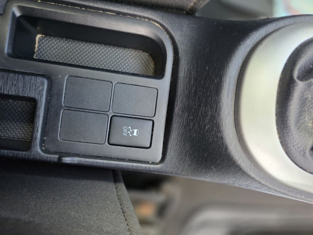 Used Toyota Yaris 2013 for sale - 77451845: Photo 32