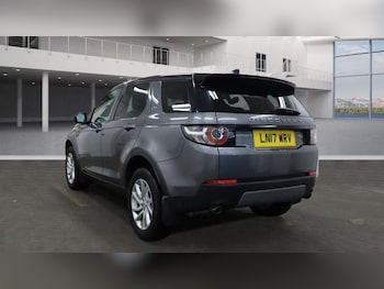 Used Land Rover Discovery Sport 2017 for sale - 76728404: Photo