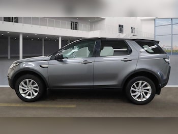 Used Land Rover Discovery Sport 2017 for sale - 76728404: Photo