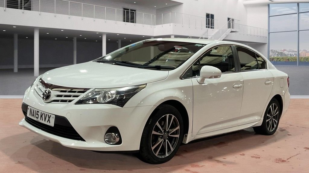 Used Toyota Avensis 2015 for sale - 77748539: Photo 2