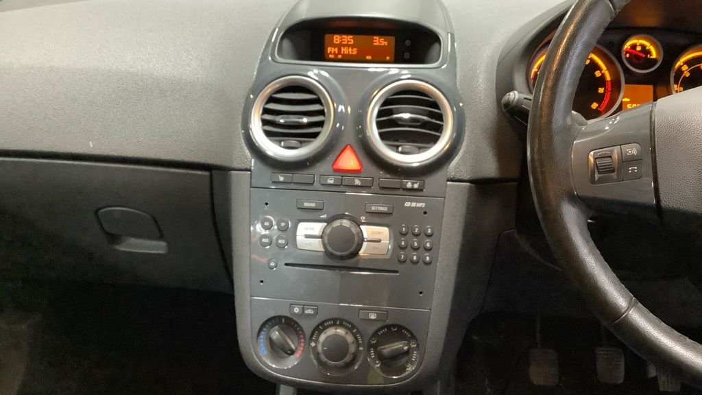 Used Vauxhall Corsa 2011 for sale - 77452018: Photo 11