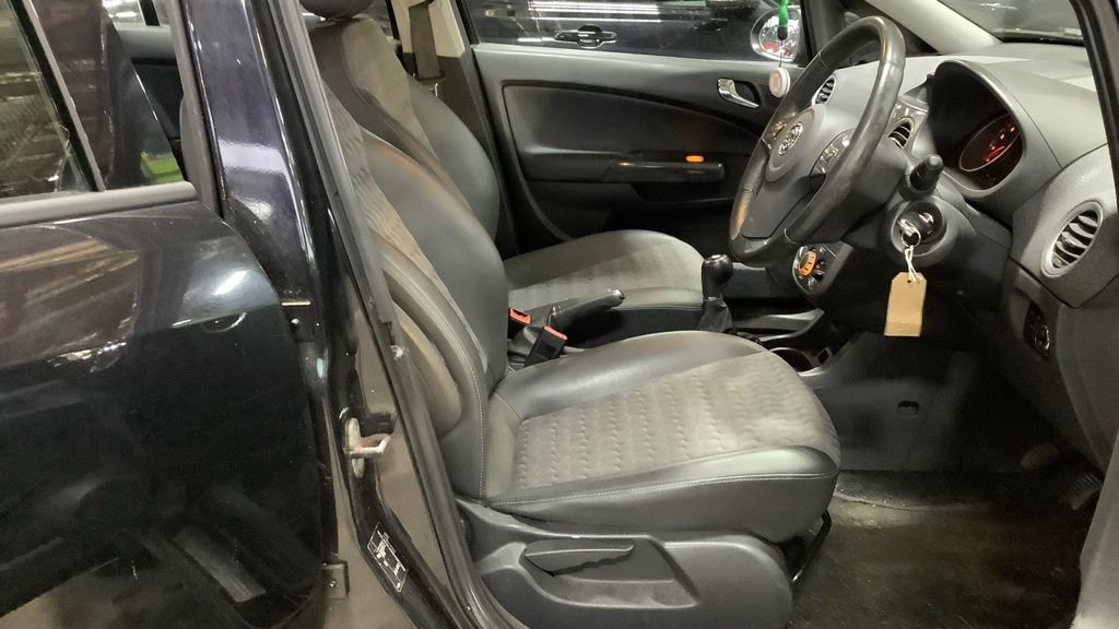 Used Vauxhall Corsa 2011 for sale - 77452018: Photo 9