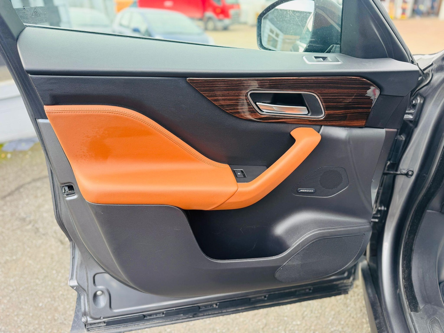 Used Jaguar F-Pace 2017 for sale - 76994575: Photo 32