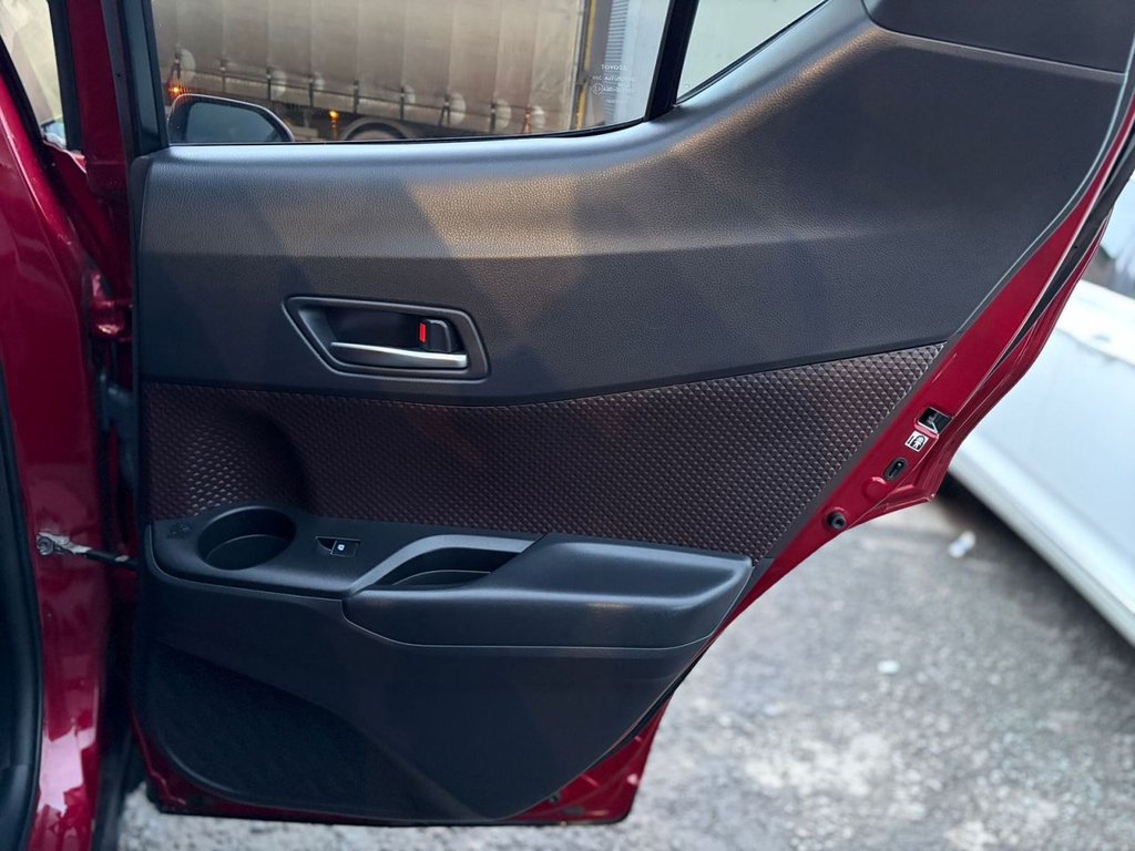 Used Toyota C-HR 2024 for sale - 77341719: Photo 30