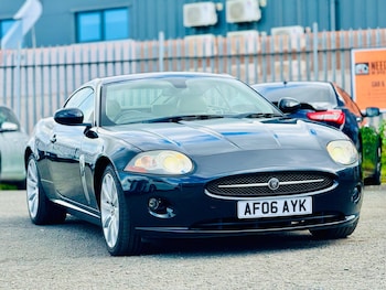 (06) - 4.2 V8 Auto Euro 4 2dr