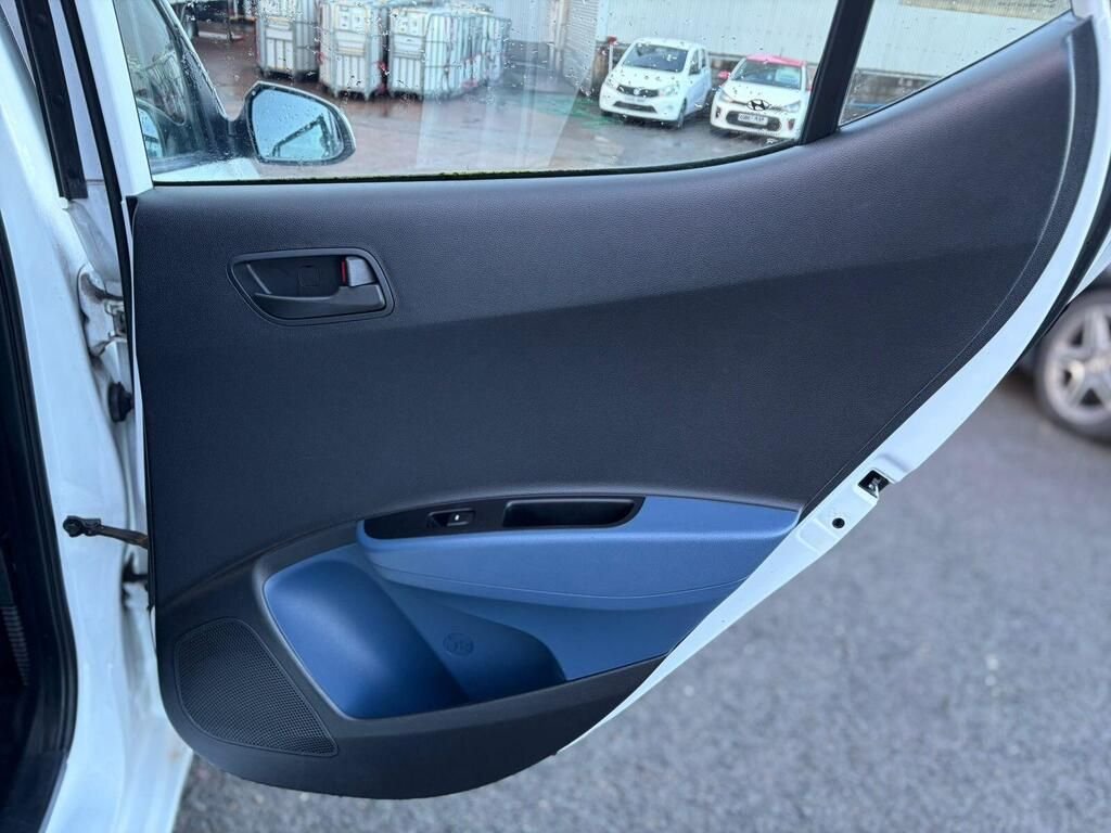 Used Hyundai i10 2015 for sale - 77147800: Photo 26