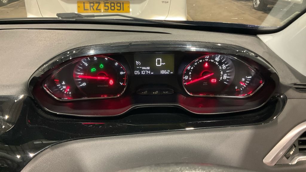 Used Peugeot 208 2014 for sale - 77734529: Photo 10