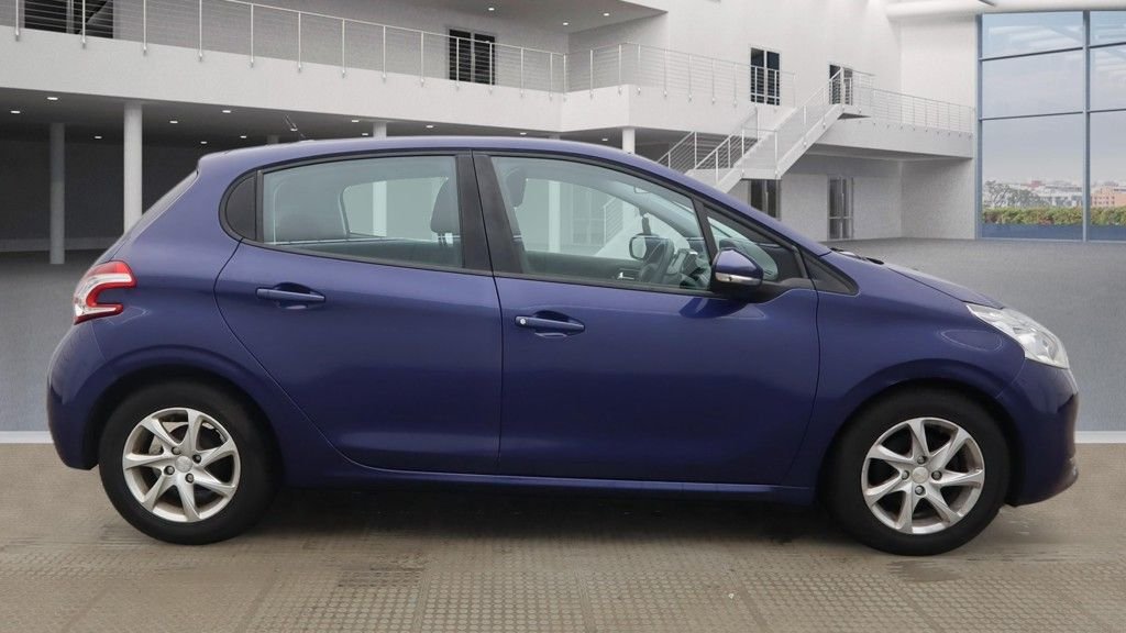 Used Peugeot 208 2014 for sale - 77734529: Photo 5