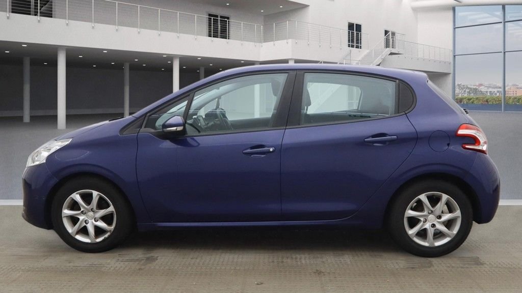 Used Peugeot 208 2014 for sale - 77734529: Photo 6