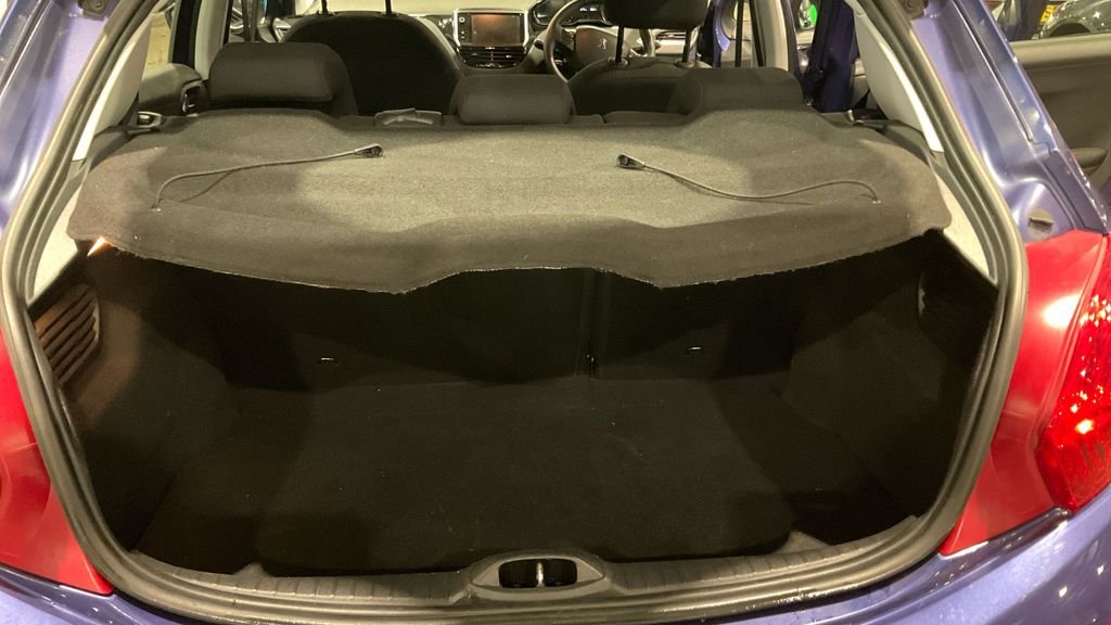 Used Peugeot 208 2014 for sale - 77734529: Photo 7