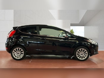 Used Ford Fiesta 2015 for sale - 79385318: Photo