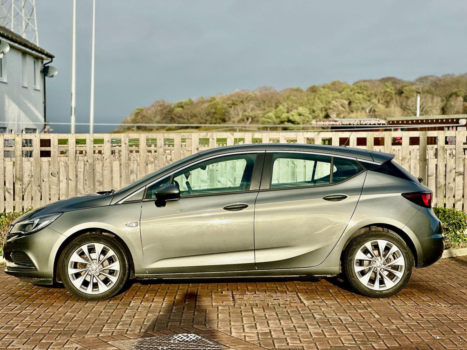 Used Vauxhall Astra 2017 for sale - 77029738: Photo 2
