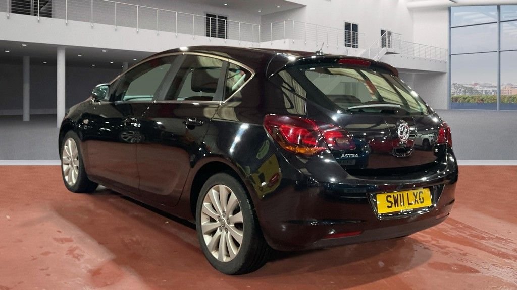 Used Vauxhall Astra 2011 for sale - 77594241: Photo 2
