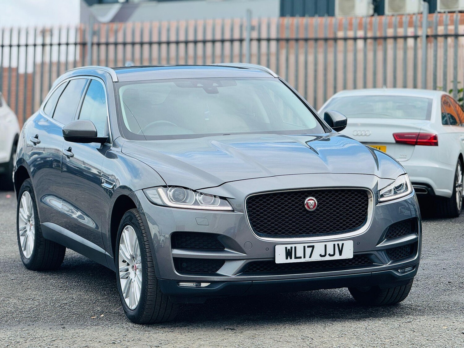 Used Jaguar F-Pace 2017 for sale - 76432474: Photo 16