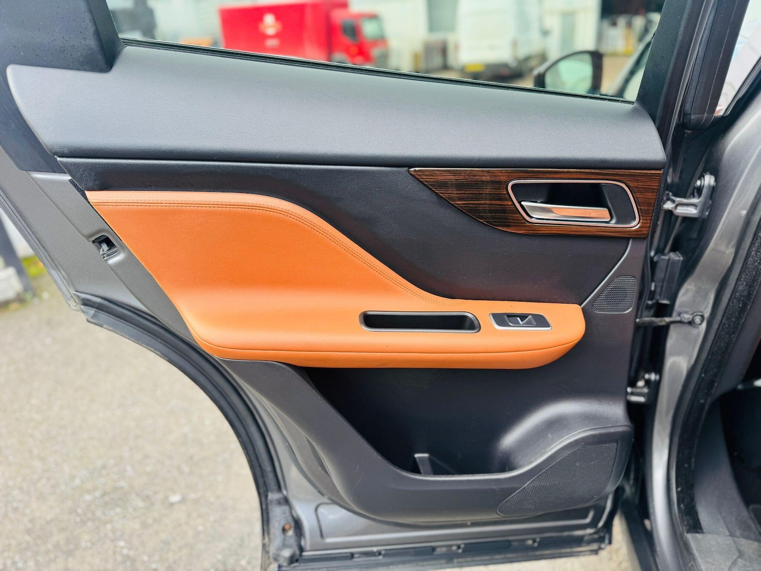 Used Jaguar F-Pace 2017 for sale - 76432474: Photo 31