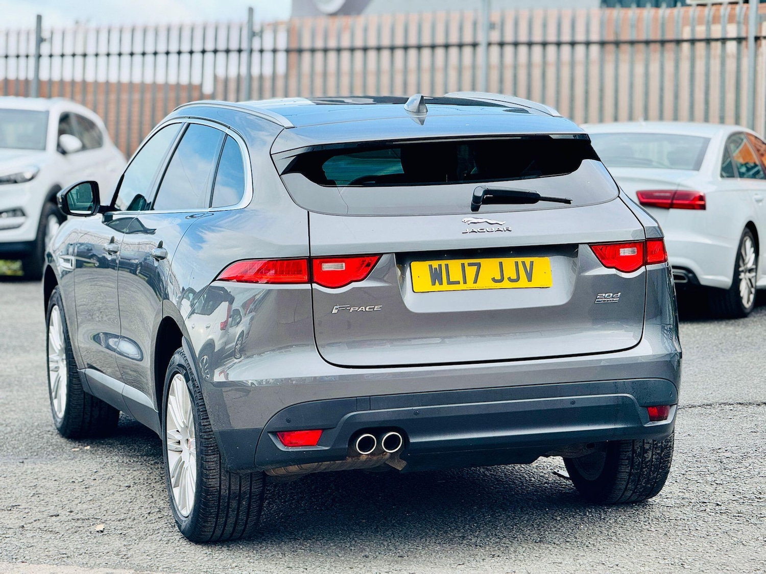 Used Jaguar F-Pace 2017 for sale - 76432474: Photo 5
