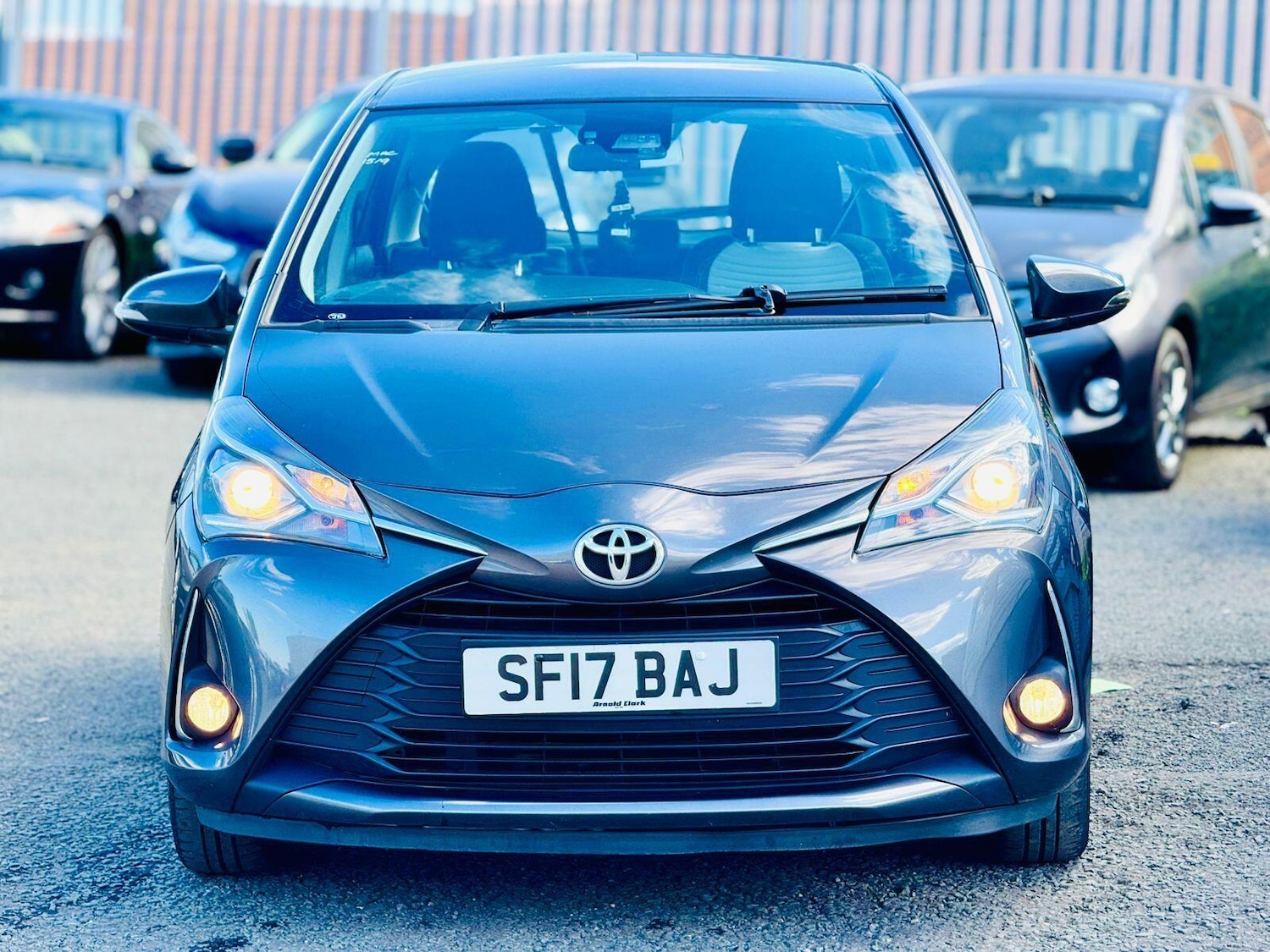 Used Toyota Yaris 2017 for sale - 76989278: Photo 2