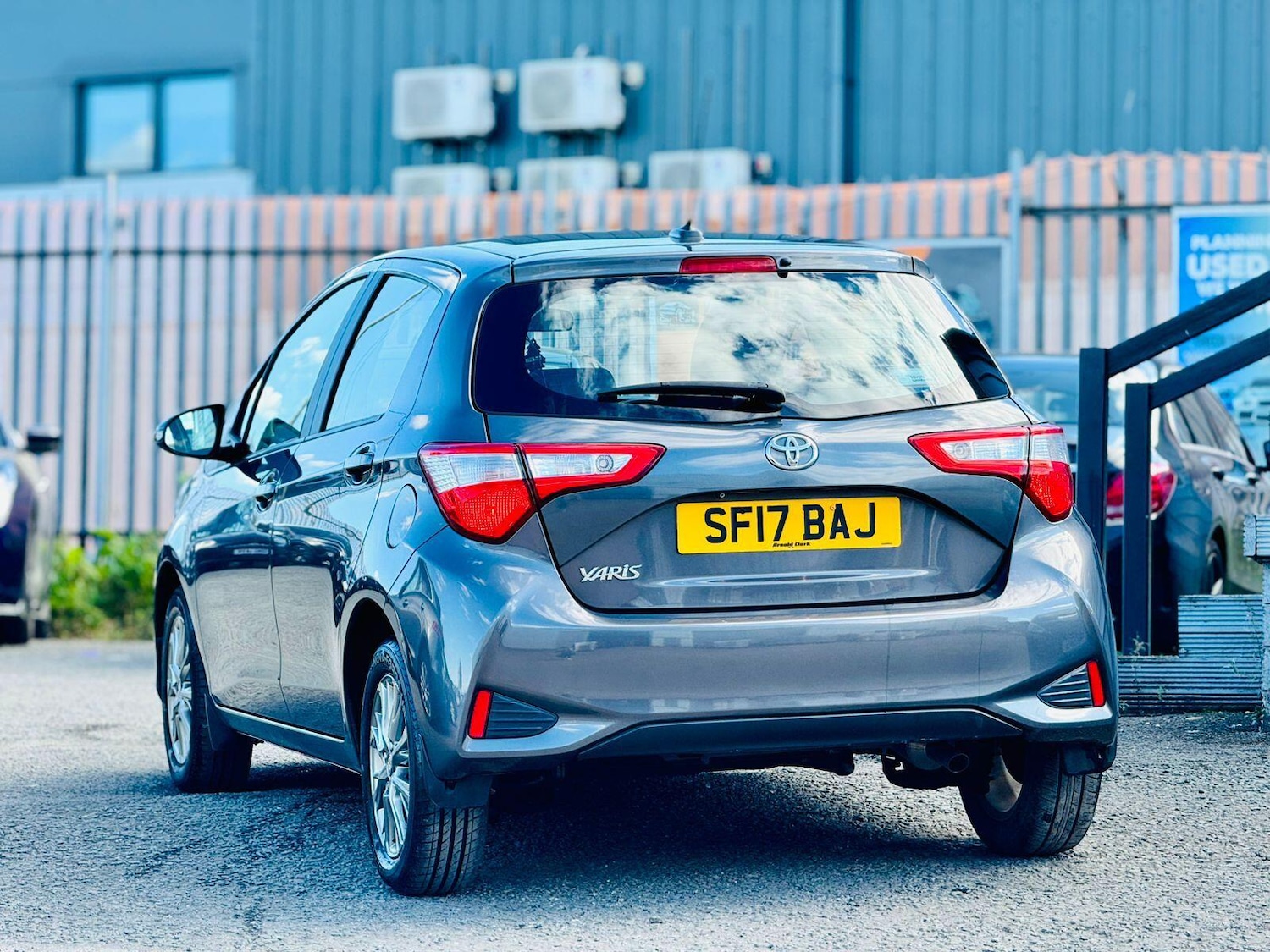 Used Toyota Yaris 2017 for sale - 76989278: Photo 23