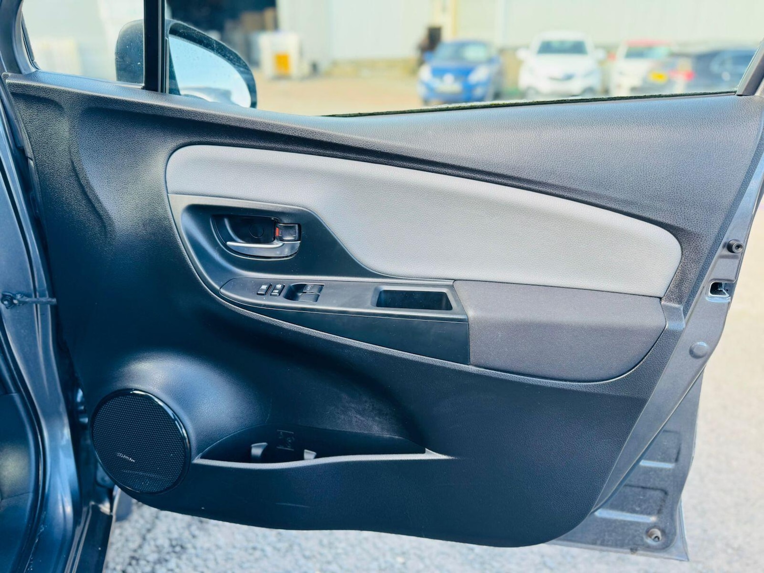 Used Toyota Yaris 2017 for sale - 76989278: Photo 27