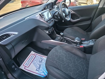 Used Peugeot 2008 2015 for sale - 78240867: Photo