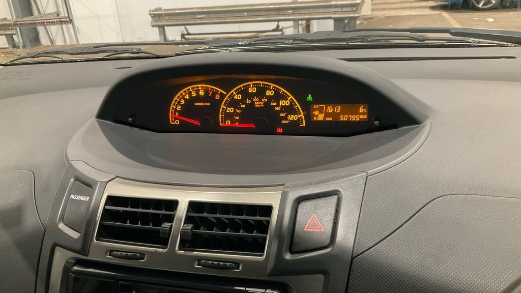 Used Toyota Yaris 2011 for sale - 77422456: Photo 11