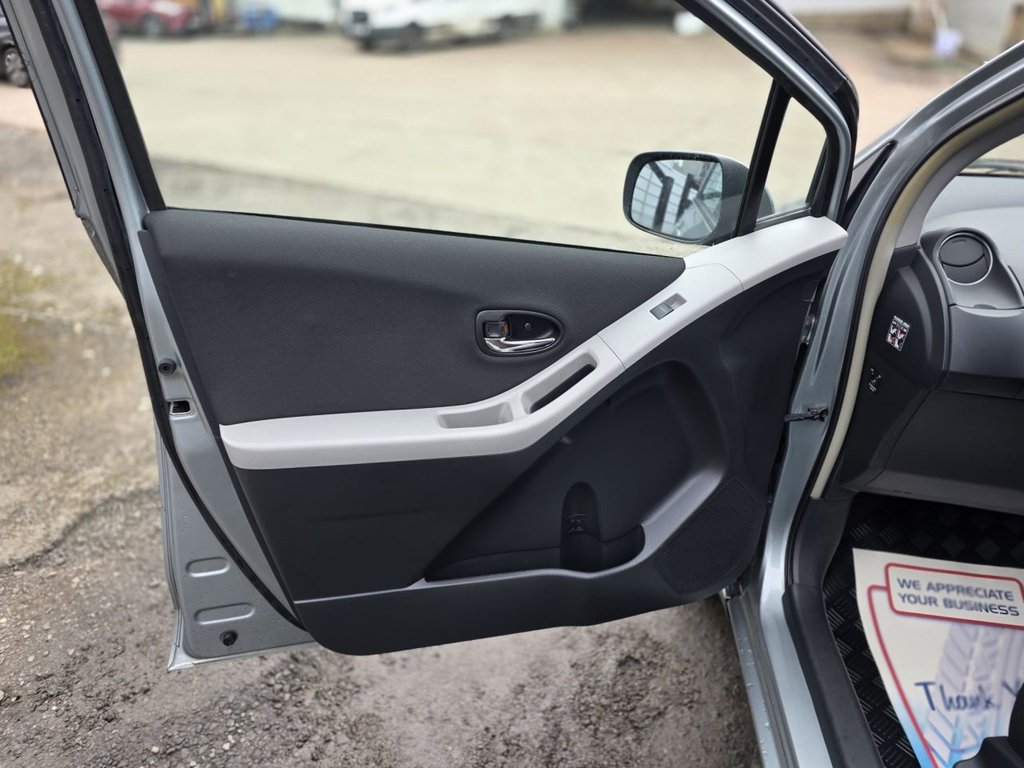 Used Toyota Yaris 2011 for sale - 77422456: Photo 34