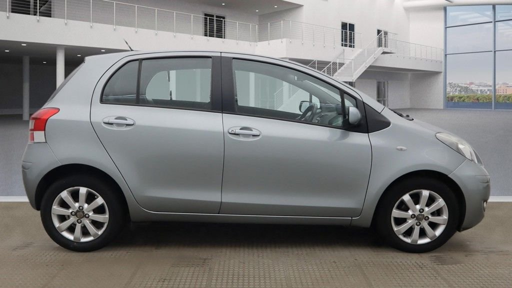 Used Toyota Yaris 2011 for sale - 77422456: Photo 5
