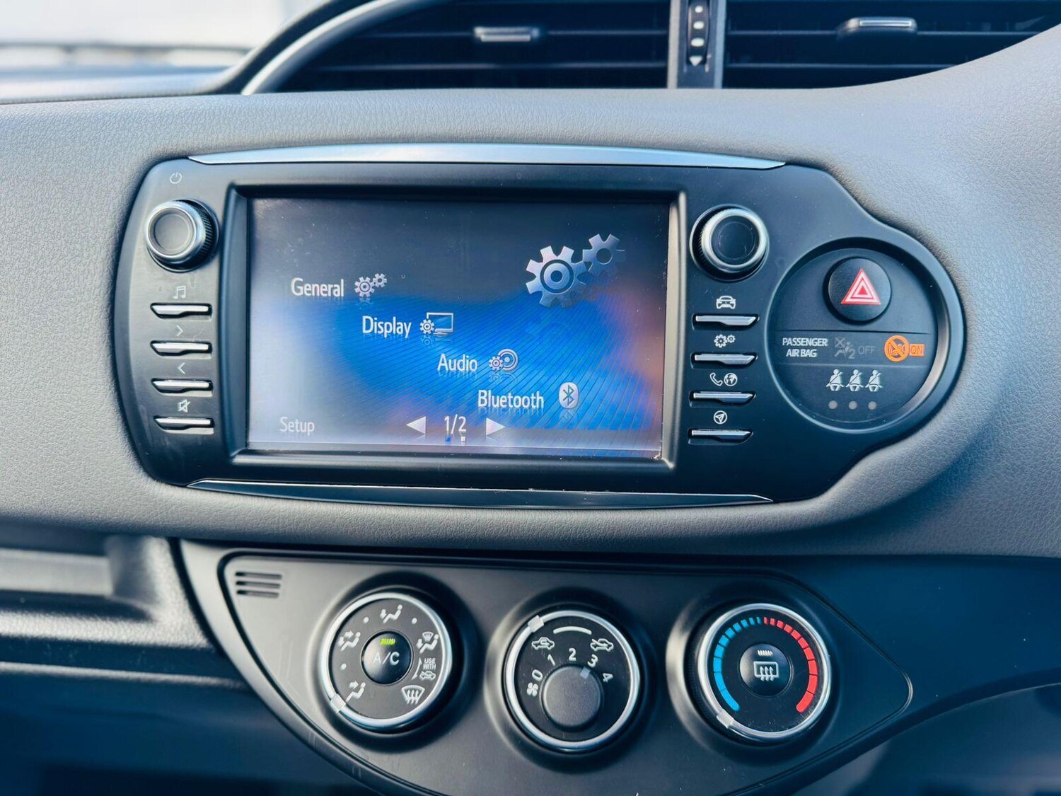 Used Toyota Yaris 2017 for sale - 76031520: Photo 10