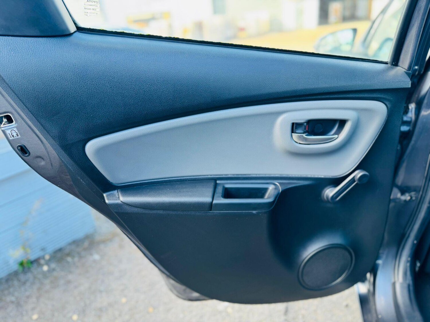 Used Toyota Yaris 2017 for sale - 76031520: Photo 25