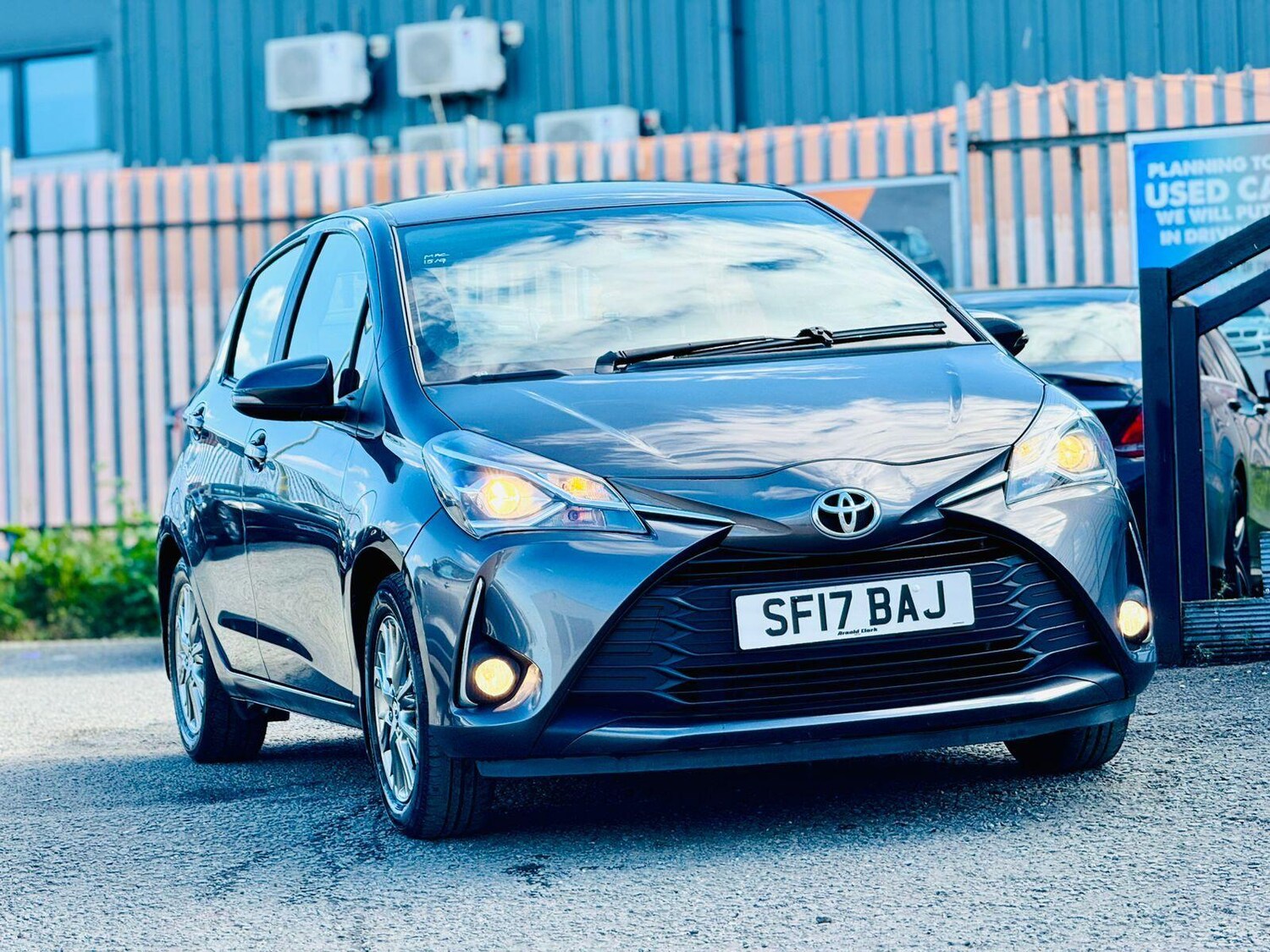 Used Toyota Yaris 2017 for sale - 76031520: Photo 34