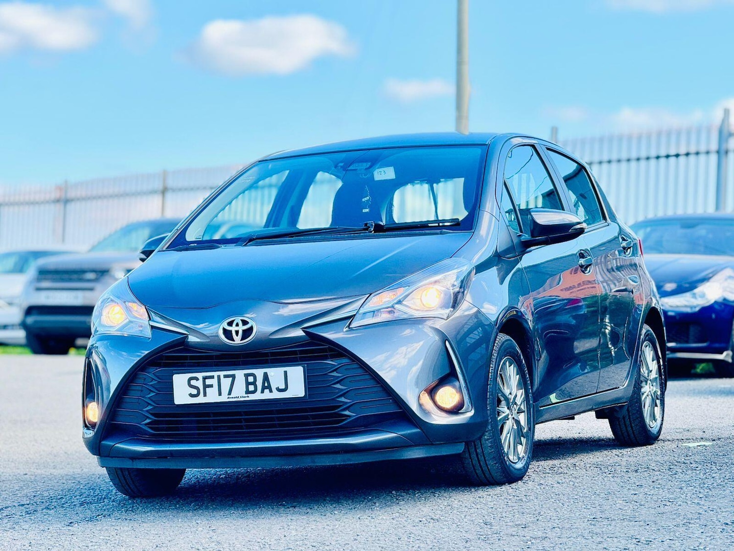 Used Toyota Yaris 2017 for sale - 76031520: Photo 35